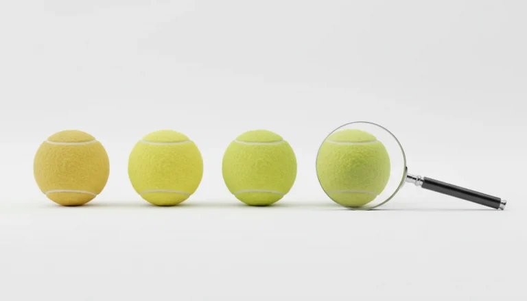 Balles de tennis de différentes couleurs représentant les bookmakers comparés